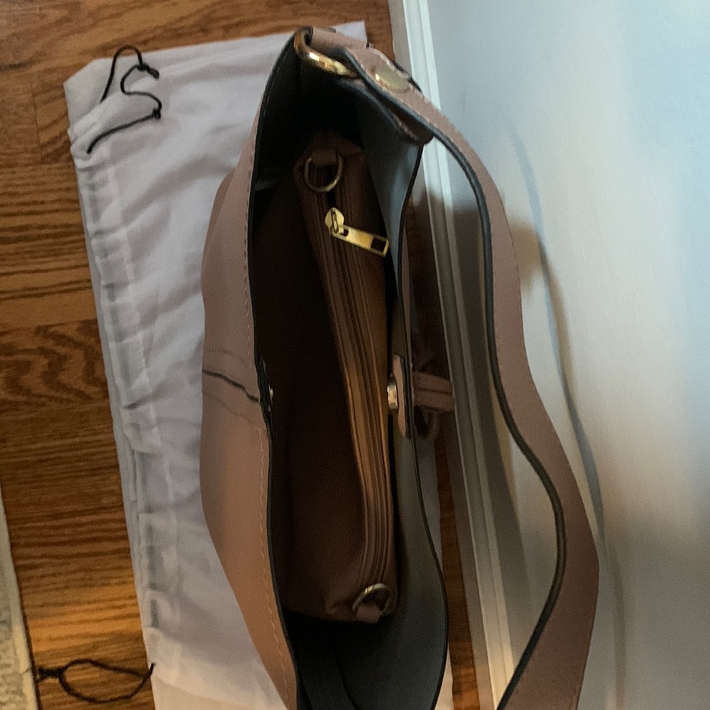 Interchangeable multi-use bag. - Picture 10 of 11